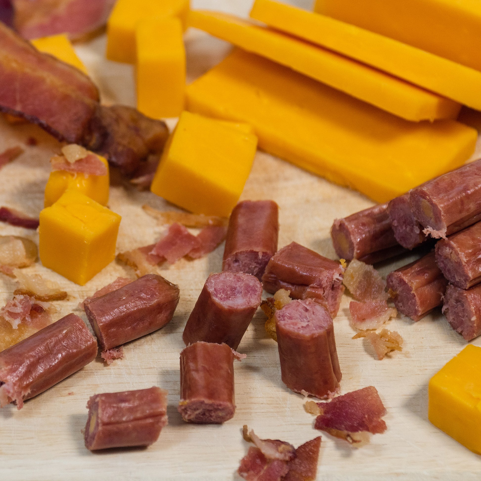 Sticks_on_Cuttingboard_BaconChedda